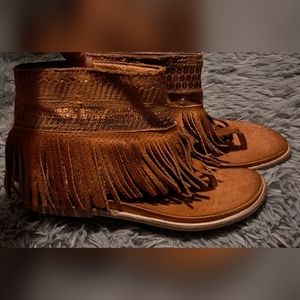NWT Free People Wonder Land Fringe Thong  Sandal Moccasin Shoe Size 38 7US
